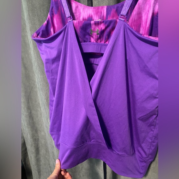 Under Armour Workout Top with Built in Bra | MEDIUM | Adjustable Straps - Picture 5 of 11